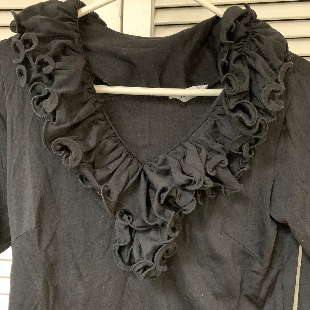 Vintage 1970s V-Neck Long Sleeve Nylon Blouse Sculptured Ruffle Mardi Modes NY - Picture 5 of 11